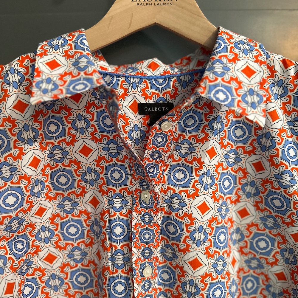 Talbots Button-Down Shirt (women's M)